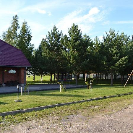 Motelis Aka Kārsava Exteriör bild