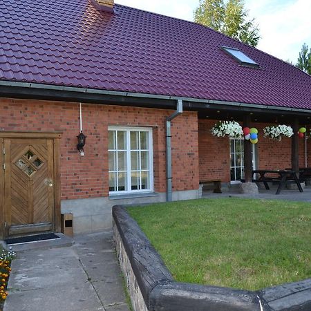 Motelis Aka Kārsava Exteriör bild