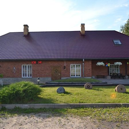 Motelis Aka Kārsava Exteriör bild
