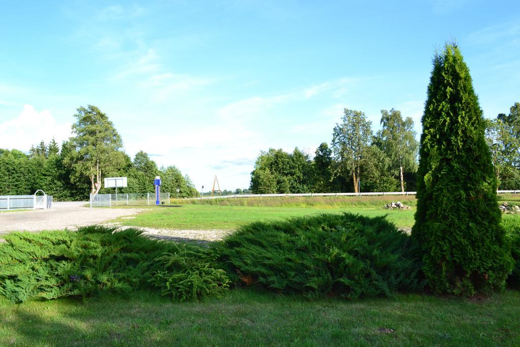 Motelis Aka Kārsava Exteriör bild