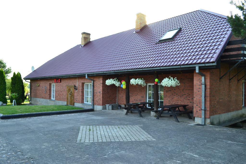 Motelis Aka Kārsava Exteriör bild